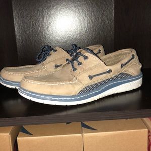 Sperry boat shoe